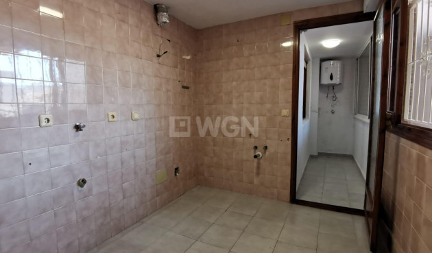 Resale - Apartment / flat - Torrevieja - Estacion De Autobuses