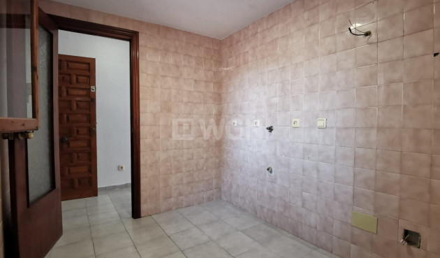 Resale - Apartment / flat - Torrevieja - Estacion De Autobuses