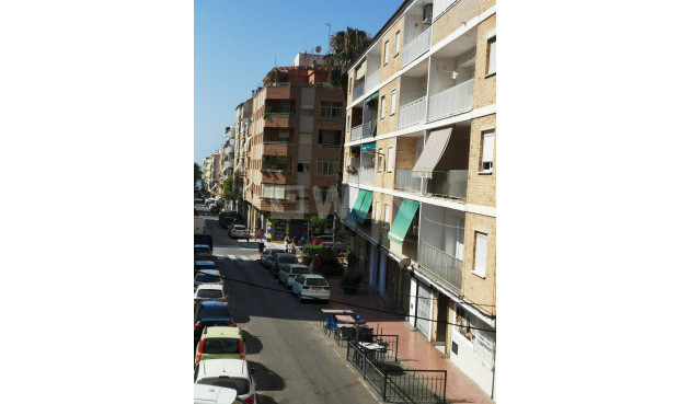 Resale - Apartment / flat - Torrevieja - Estacion De Autobuses