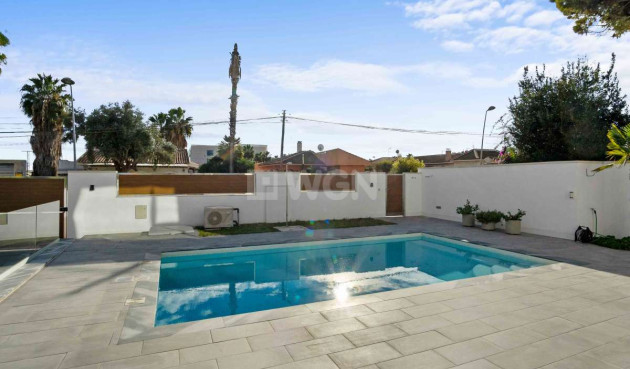 Resale - Villa - Los Balcones - Costa Blanca