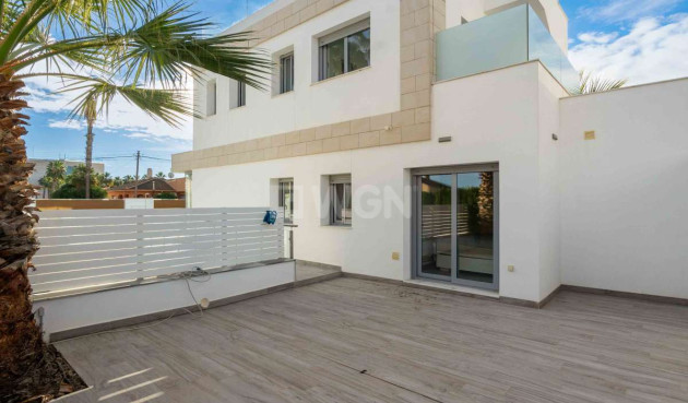 Odsprzedaż - Villa - Los Balcones - Costa Blanca