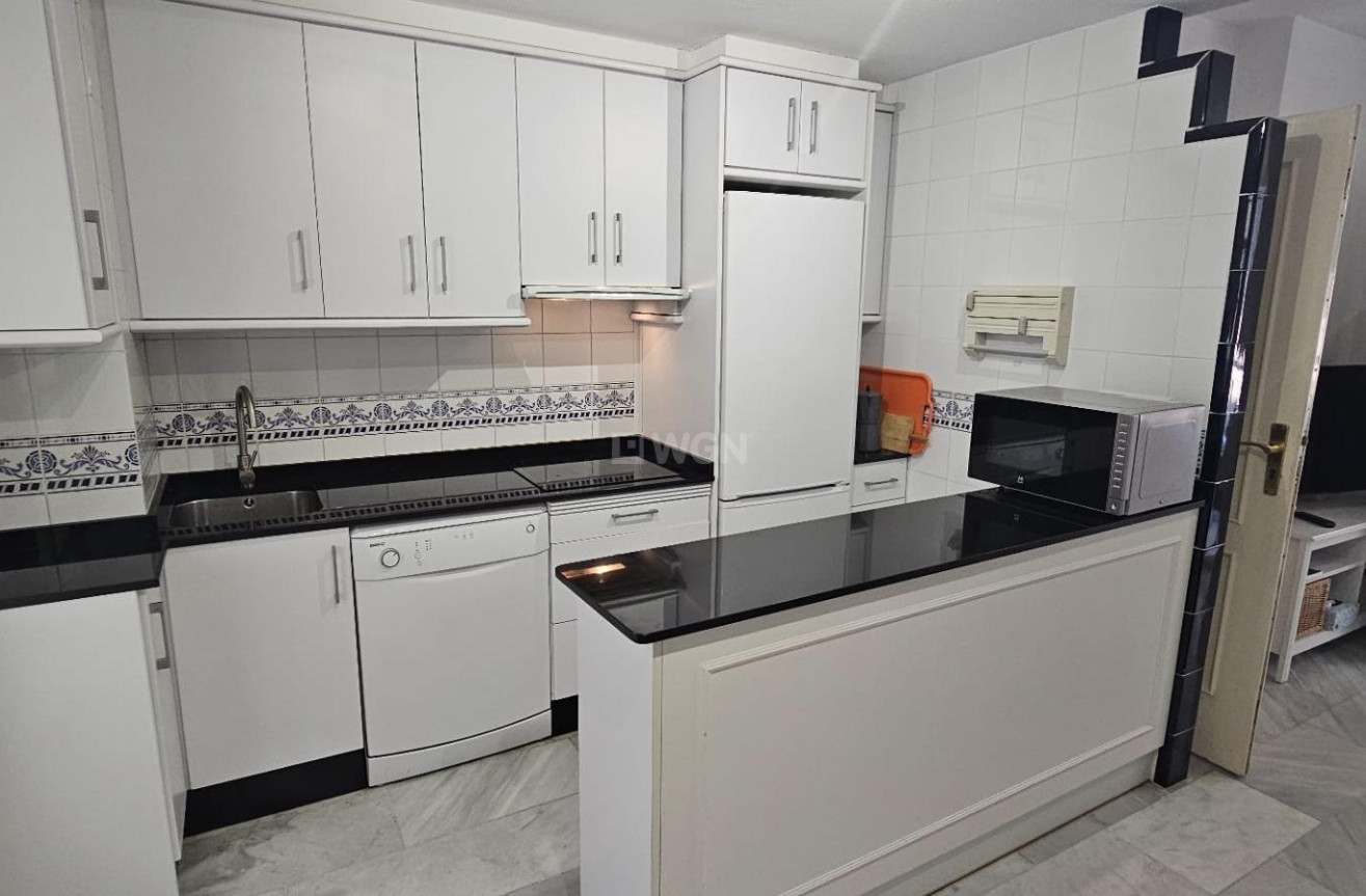 Resale - Apartment / flat - Torrevieja - Playa de los Locos