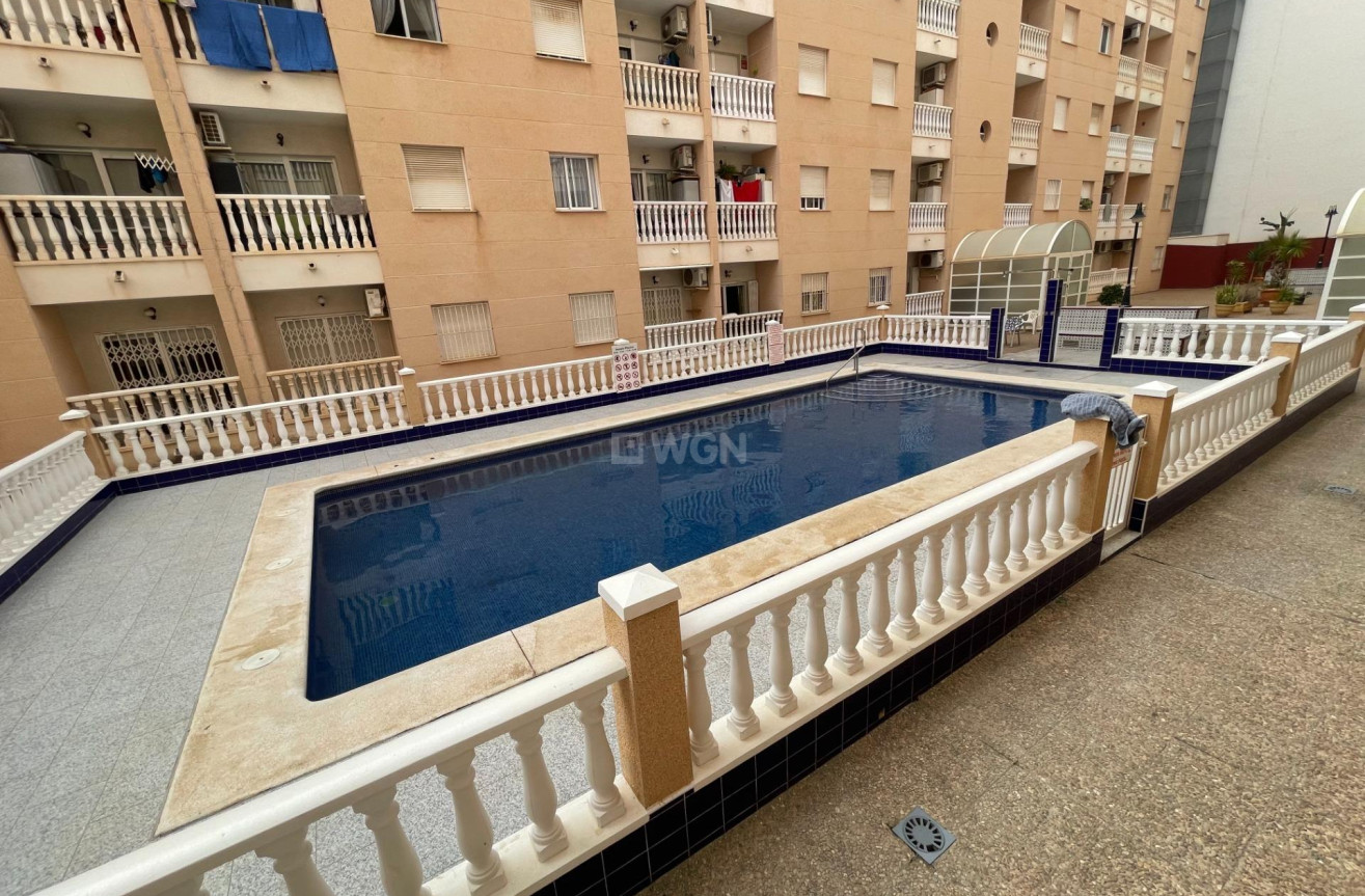 Resale - Apartment / flat - Torrevieja - Estacion De Autobuses