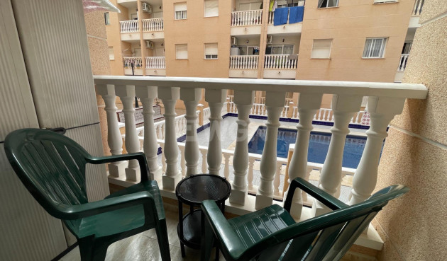 Resale - Apartment / flat - Torrevieja - Estacion De Autobuses