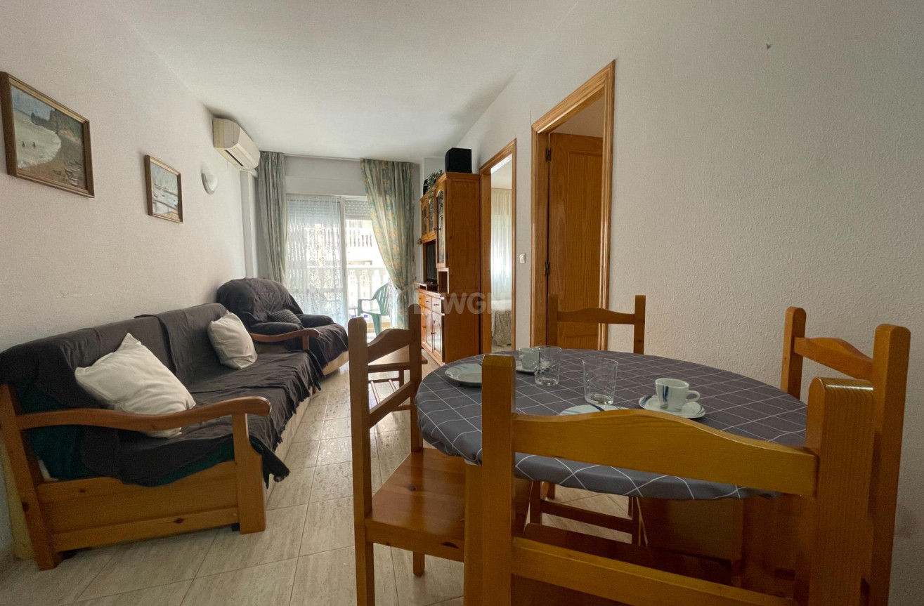 Resale - Apartment / flat - Torrevieja - Estacion De Autobuses