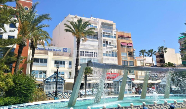 Resale - Apartment / flat - Torrevieja - Centro