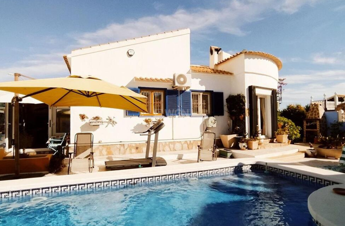 Resale - Villa - Orihuela Costa - La Florida