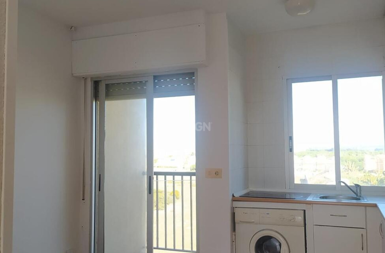 Resale - Apartment Penthouse - Torrevieja - La Mata