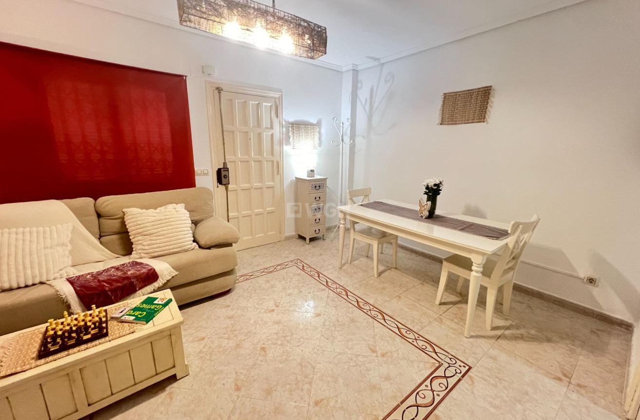 Odsprzedaż - Bungalow - Torrevieja - Nueva Torrevieja