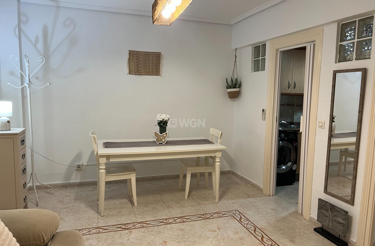 Odsprzedaż - Bungalow - Torrevieja - Nueva Torrevieja