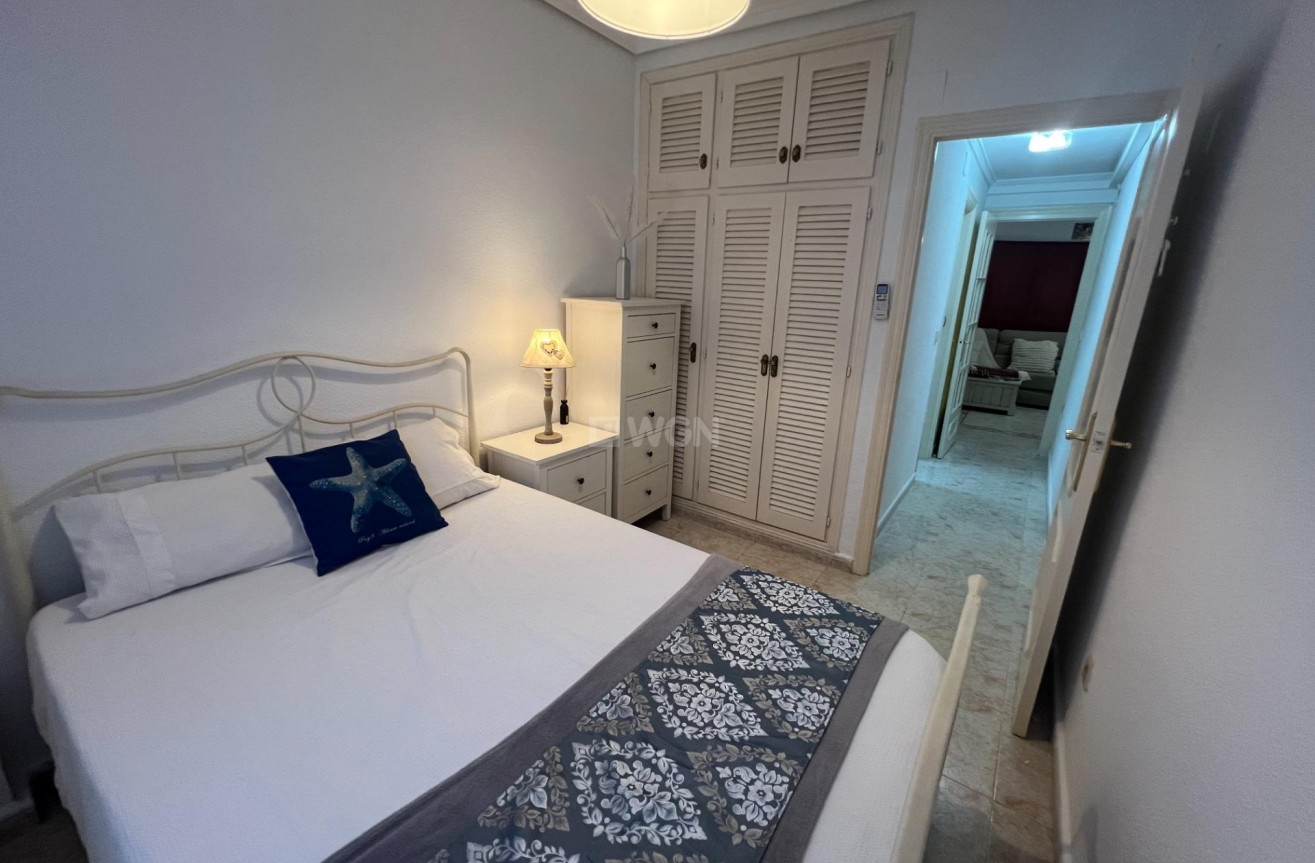 Odsprzedaż - Bungalow - Torrevieja - Nueva Torrevieja