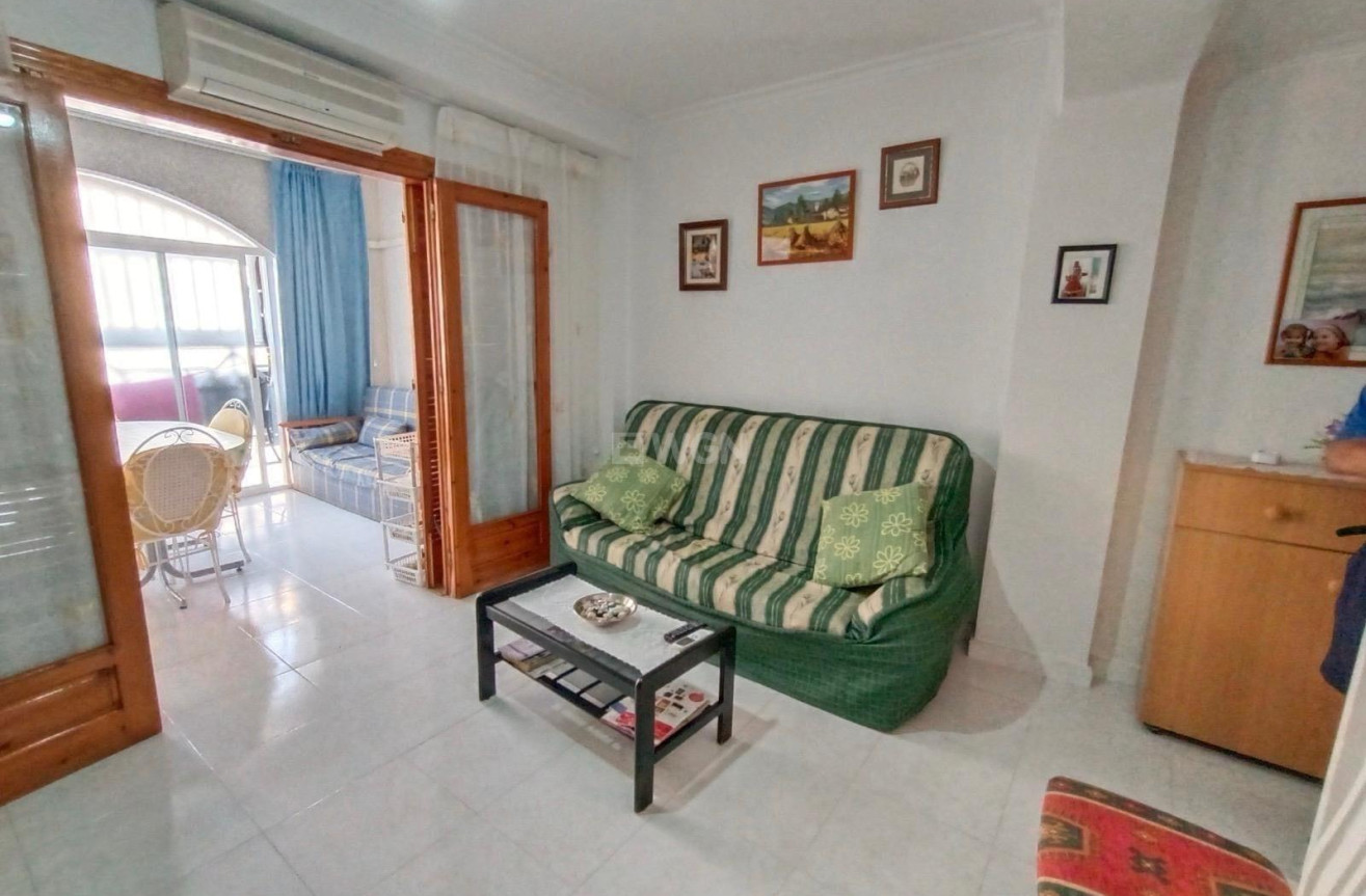 Resale - Apartment / flat - Torrevieja - Estacion De Autobuses