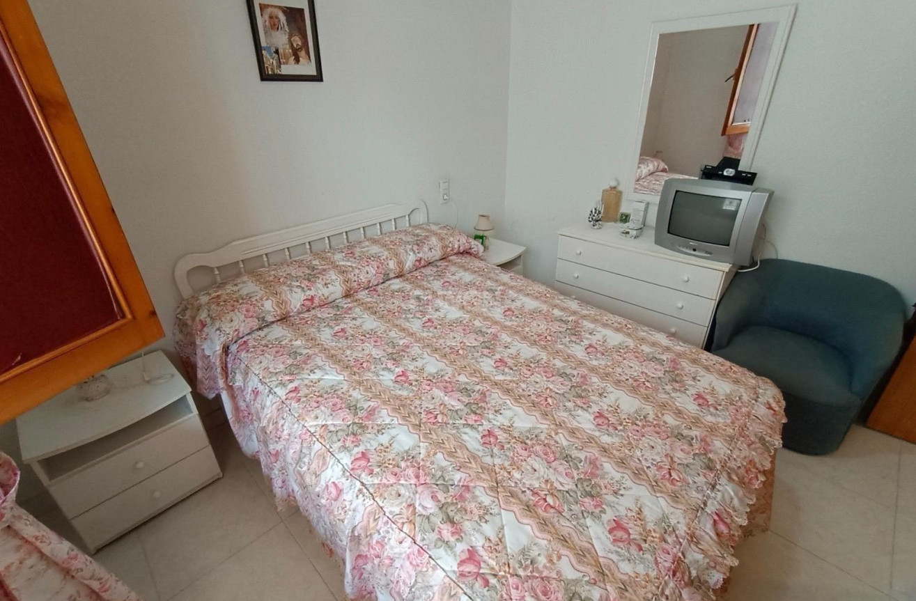 Resale - Apartment / flat - Torrevieja - Estacion De Autobuses