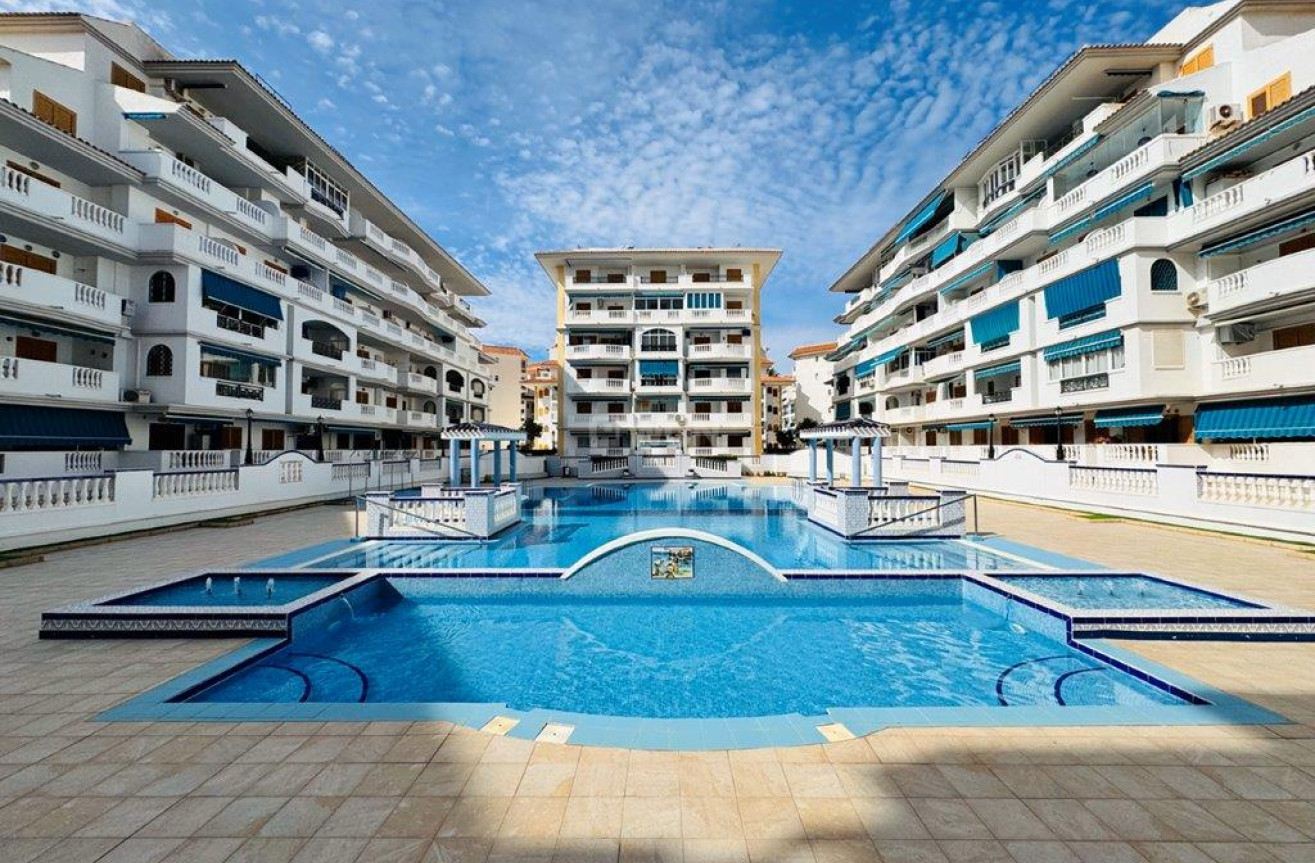 Resale - Apartment / flat - La Mata - Costa Blanca