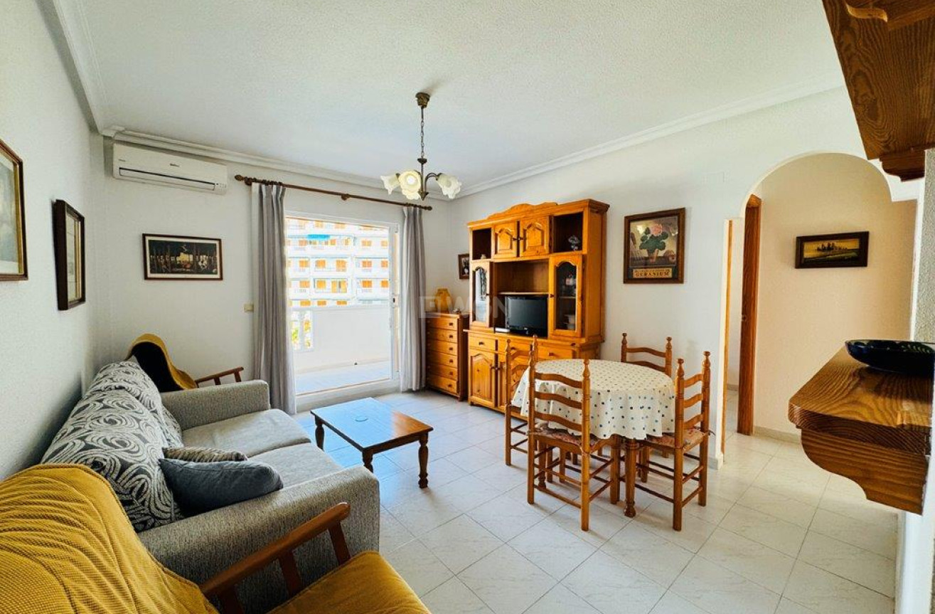 Resale - Apartment / flat - La Mata - Costa Blanca