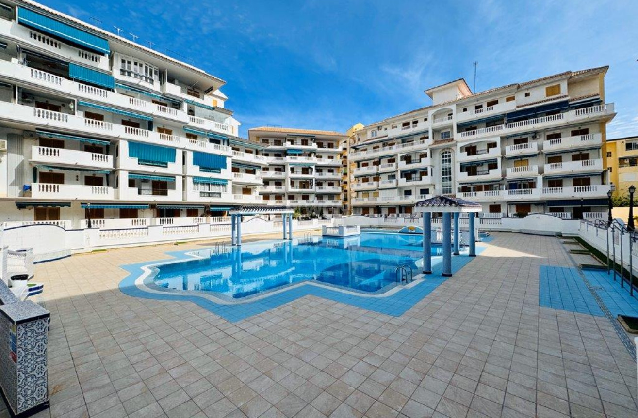 Resale - Apartment / flat - La Mata - Costa Blanca