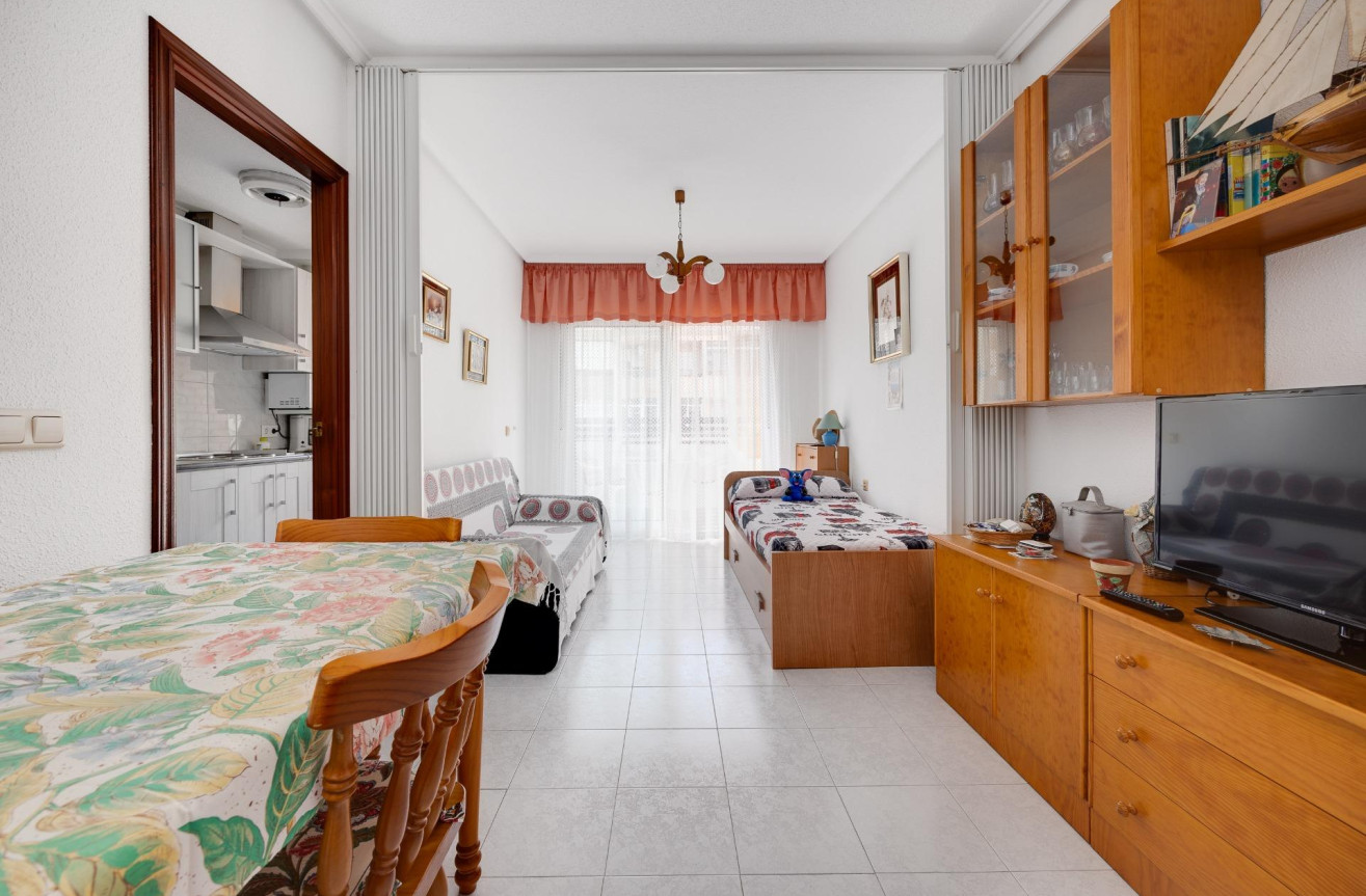 Resale - Apartment / flat - Torrevieja - Centro