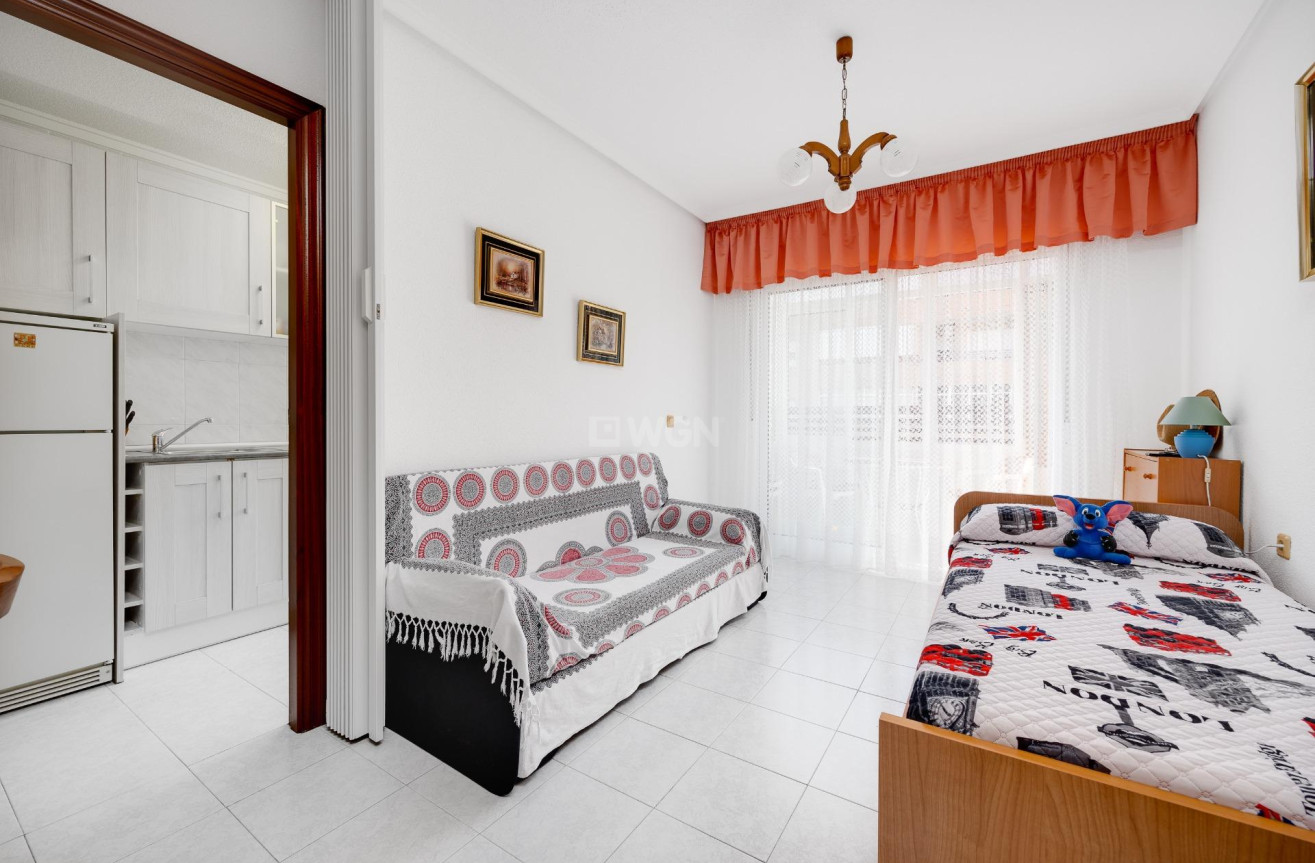 Resale - Apartment / flat - Torrevieja - Centro