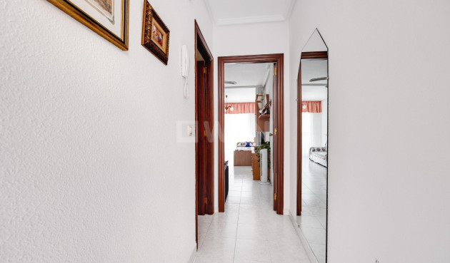 Resale - Apartment / flat - Torrevieja - Centro