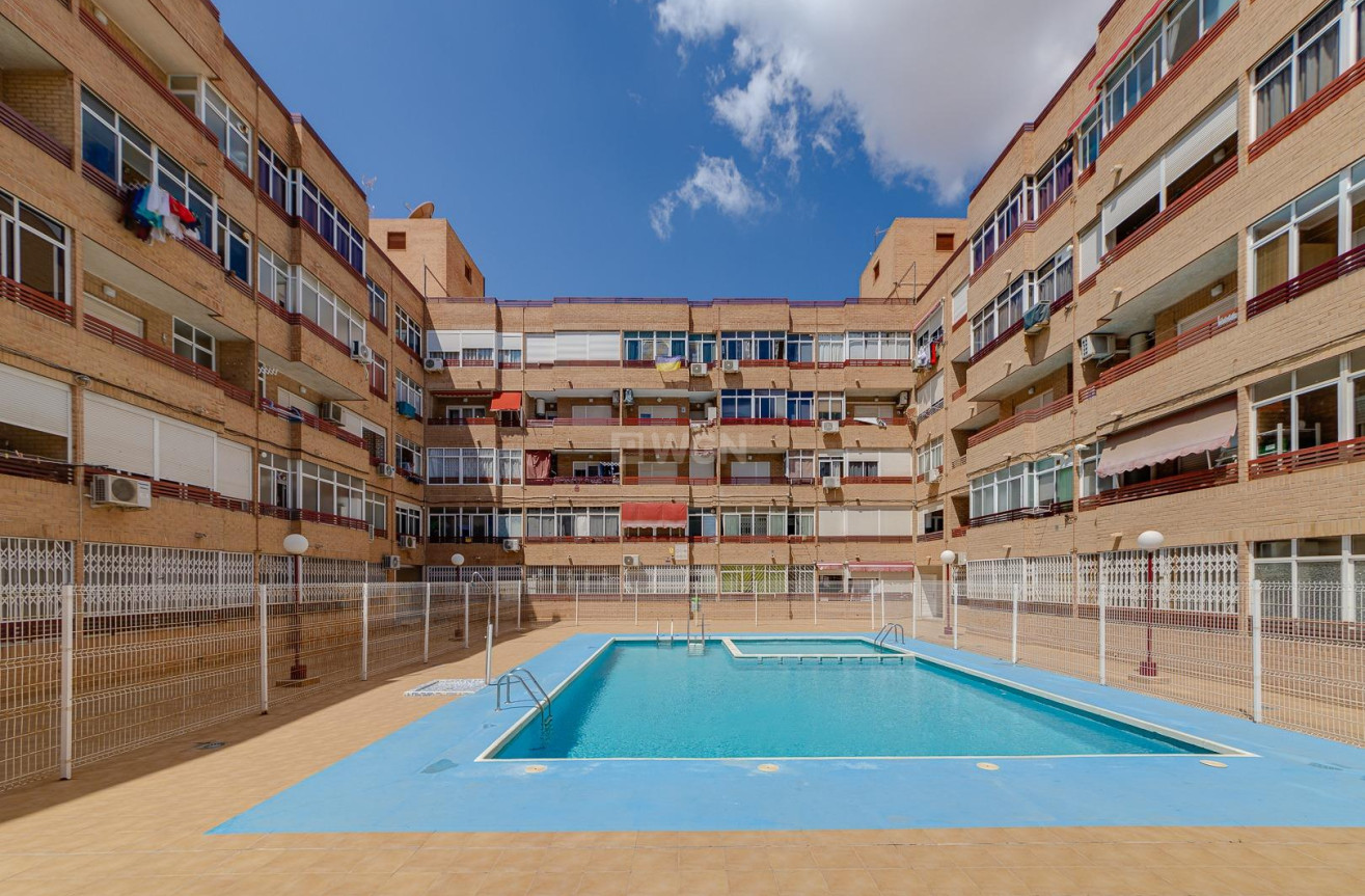 Resale - Apartment / flat - Torrevieja - Centro