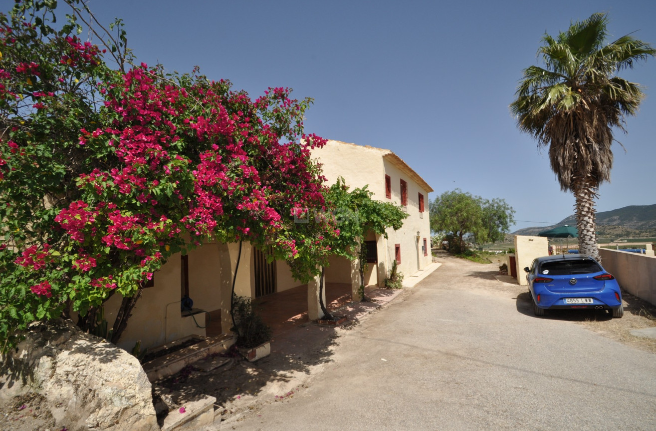 Resale - Country House - Canalosa - Inland