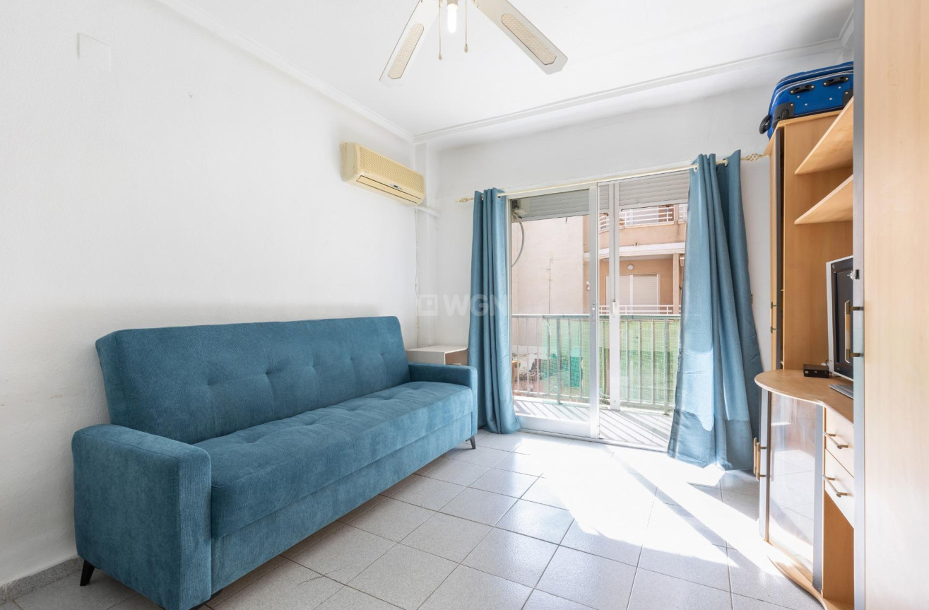 Resale - Apartment / flat - Torrevieja - Centro