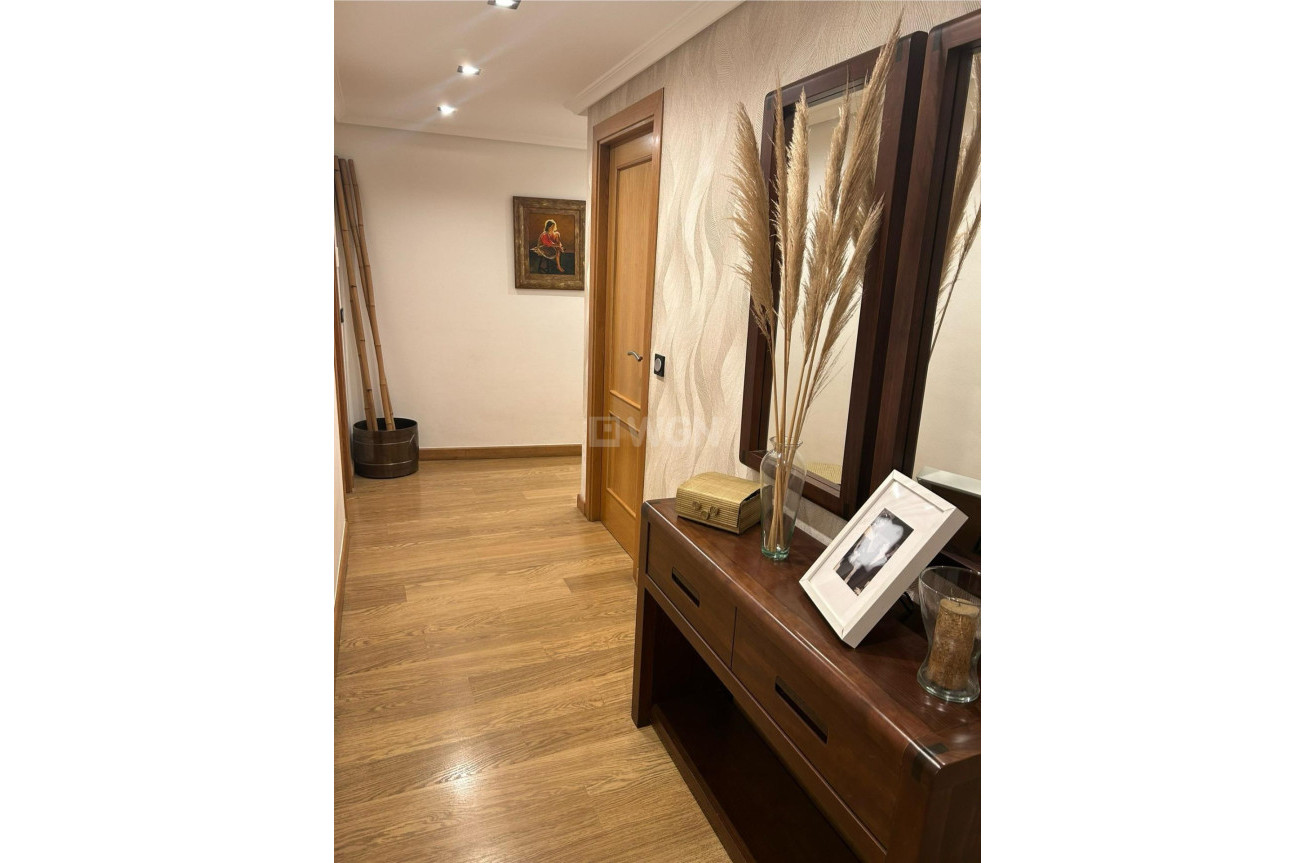 Resale - Apartment / flat - Torrevieja - Centro