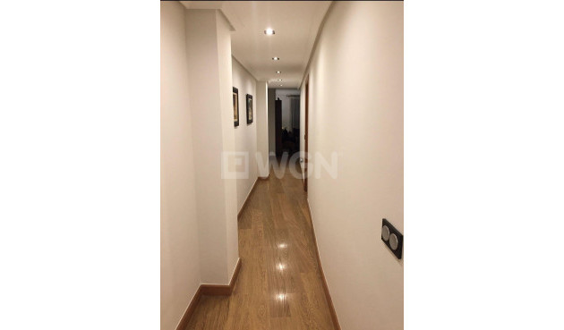 Resale - Apartment / flat - Torrevieja - Centro