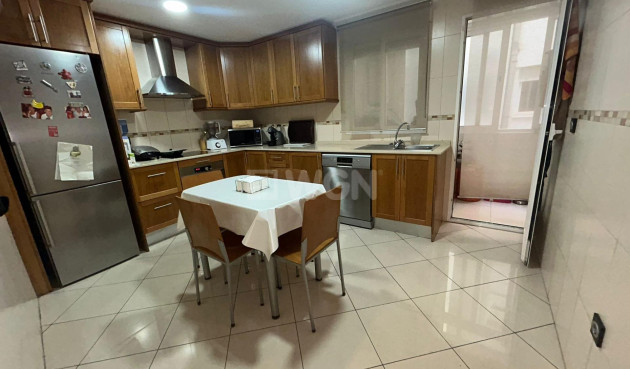 Resale - Apartment / flat - Torrevieja - Centro