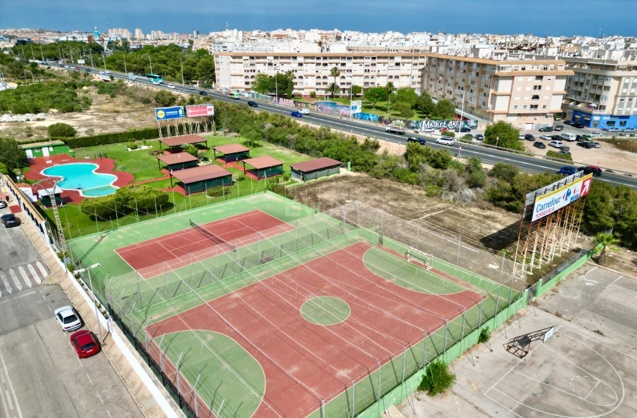 Odsprzedaż - Bungalow - Torrevieja - Parque Las Naciones