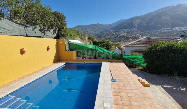 Resale - Villa - Alcaucín - Inland