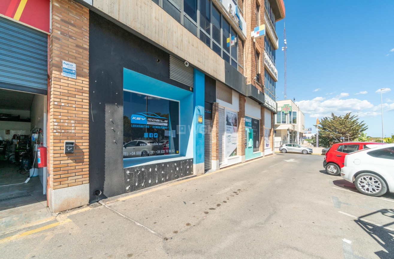 Resale - Commercial - Orihuela Costa - Playa Flamenca