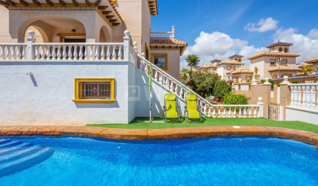 Resale - Villa - Orihuela Costa - La Zenia