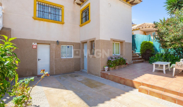 Resale - Villa - Orihuela Costa - La Zenia