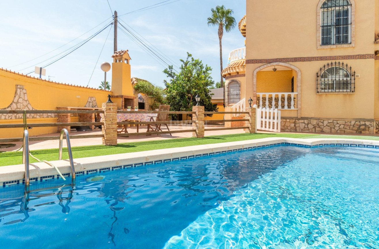 Resale - Villa - Orihuela Costa - La Florida