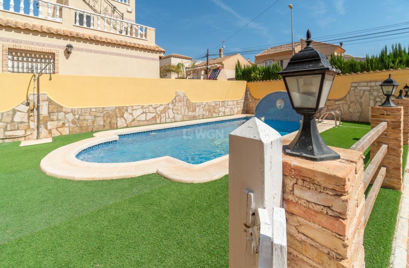 Resale - Villa - Orihuela Costa - La Florida