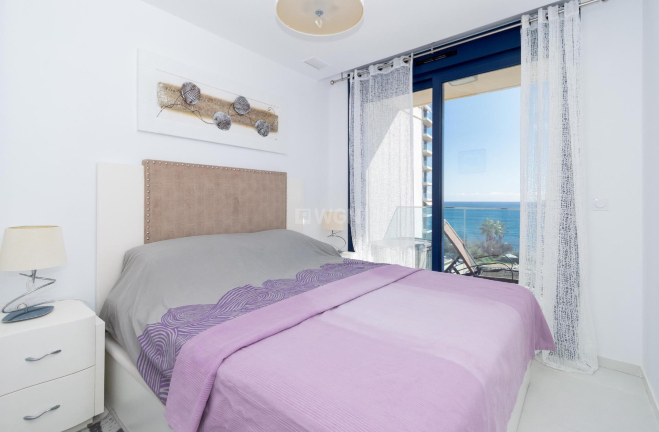 Resale - Apartment / flat - Torrevieja - Punta Prima