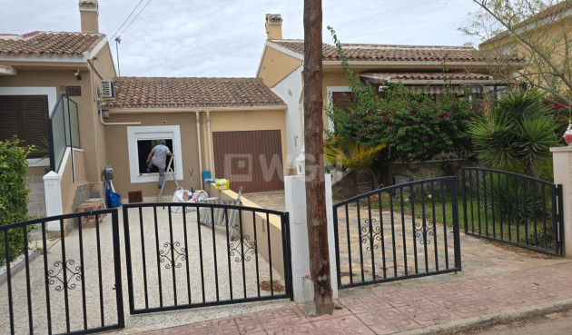 Resale - Villa - Orihuela Costa - Punta Prima