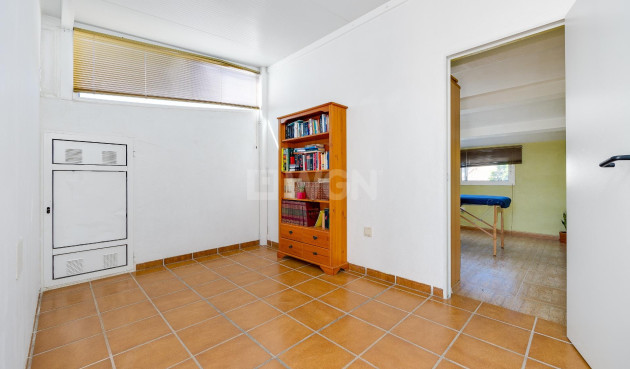 Resale - Townhouse - Torrevieja - Aguas Nuevas 2