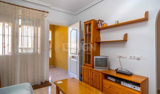 Resale - Apartment / flat - Jacarilla - Av- Juan Carlos I