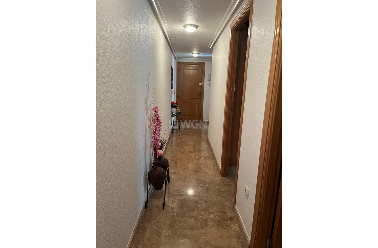 Resale - Apartment / flat - Almoradí