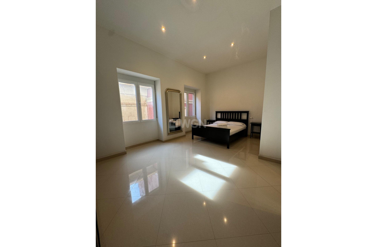 Resale - Apartment / flat - Alicante - Centro