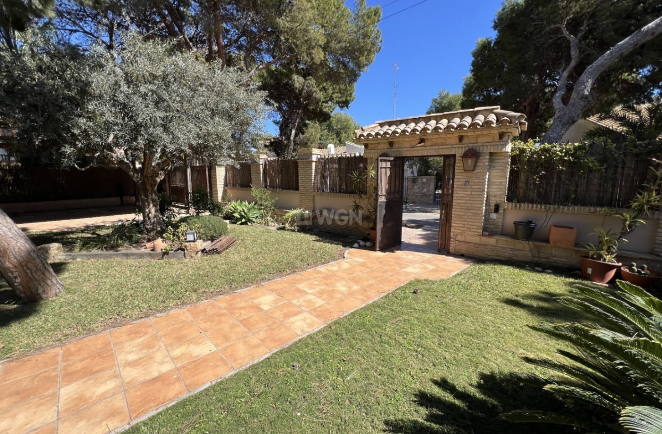 Resale - Villa - Orihuela Costa - Costa Blanca