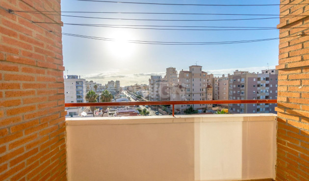 Resale - Apartment / flat - Torrevieja - Nueva Torrevieja