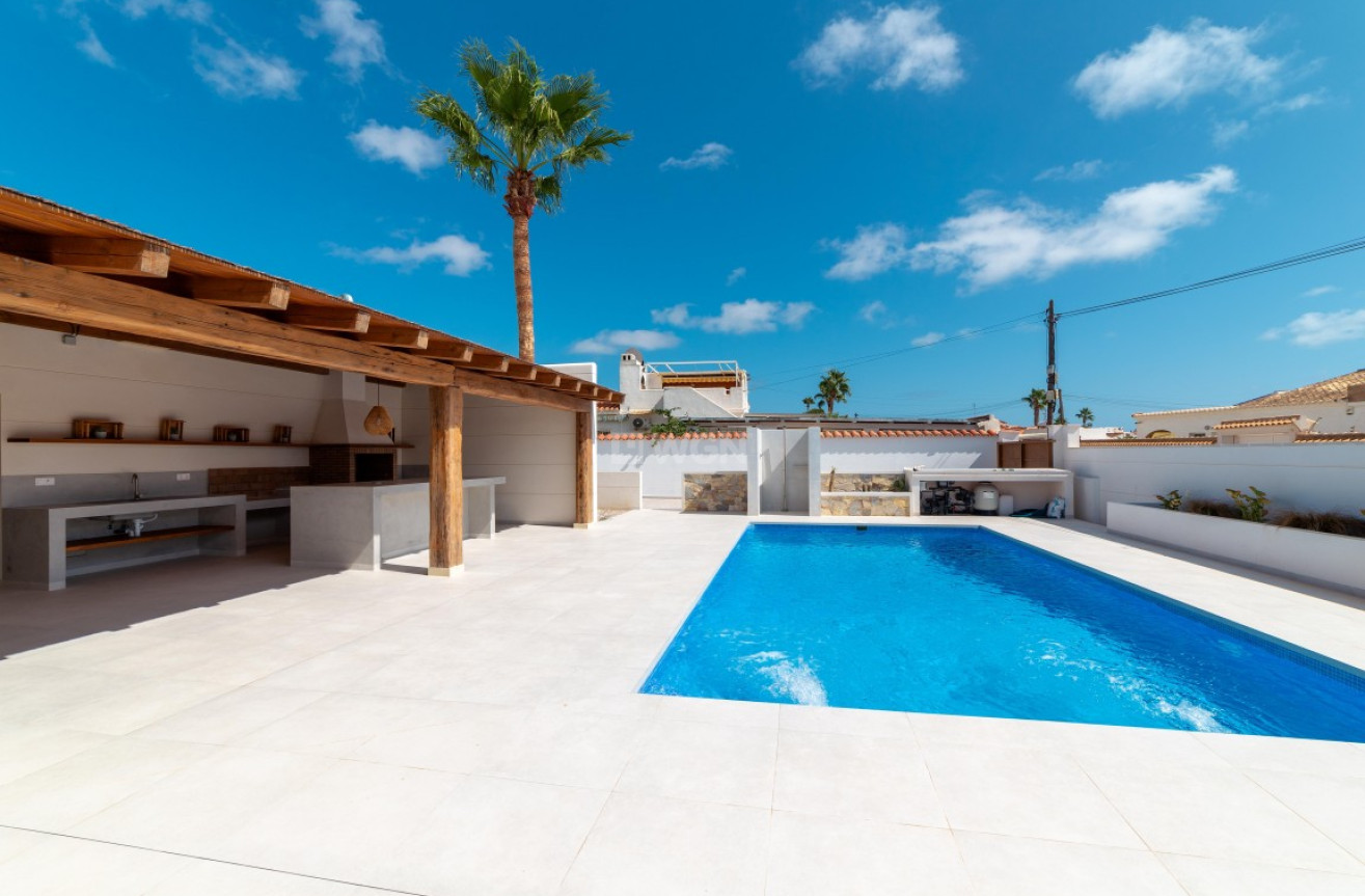 Resale - Villa - Torrevieja - Costa Blanca