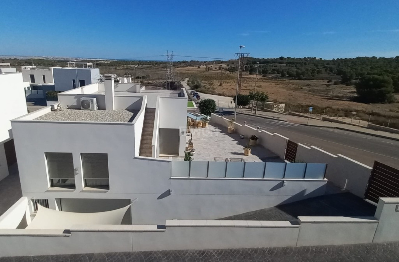 Resale - Villa - San Miguel de Salinas - Inland