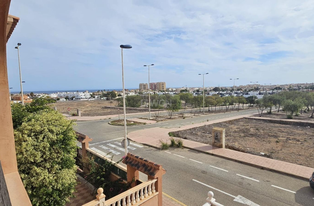 Resale - Apartment / flat - Torrevieja - aguas nuevas