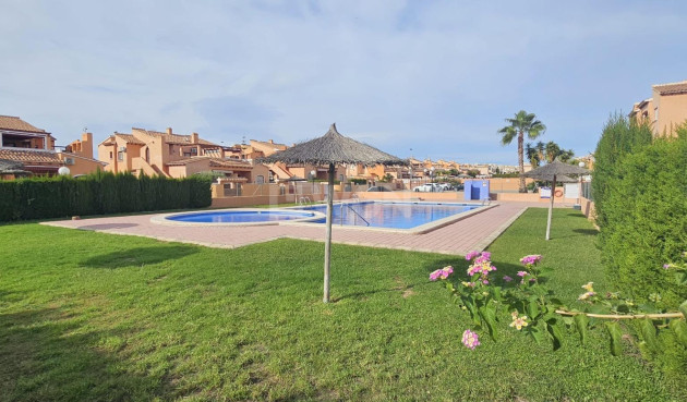 Resale - Apartment / flat - Torrevieja - aguas nuevas