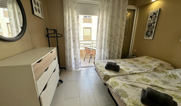 Reventa - Apartamento / piso - Torrevieja - Paseo Maritimo