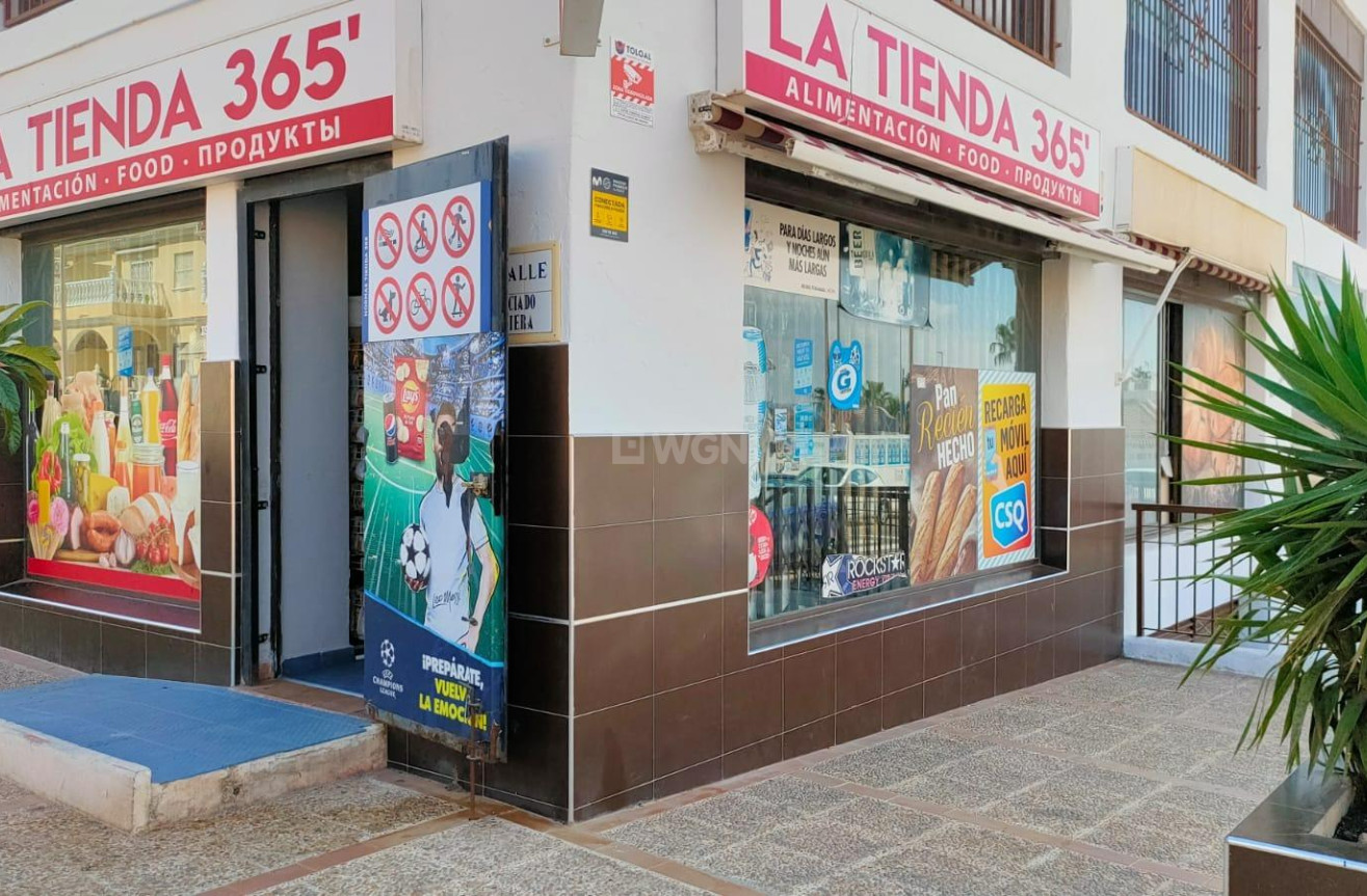 Resale - Commercial - Torrevieja - Aguas Nuevas 1